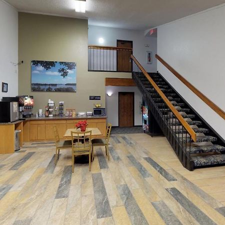 Waconia Inn And Suites Екстер'єр фото