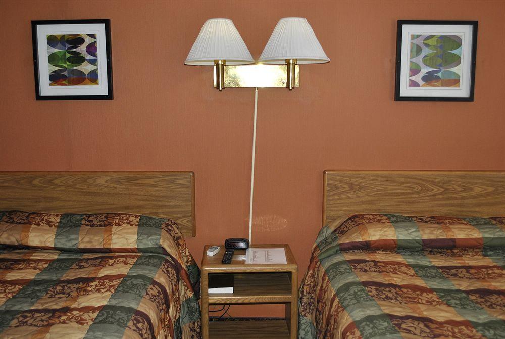 Waconia Inn And Suites Екстер'єр фото