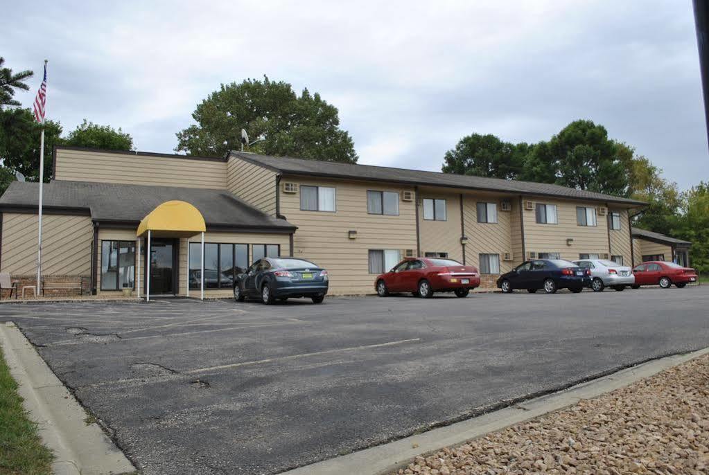 Waconia Inn And Suites Екстер'єр фото