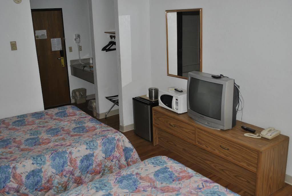 Waconia Inn And Suites Екстер'єр фото