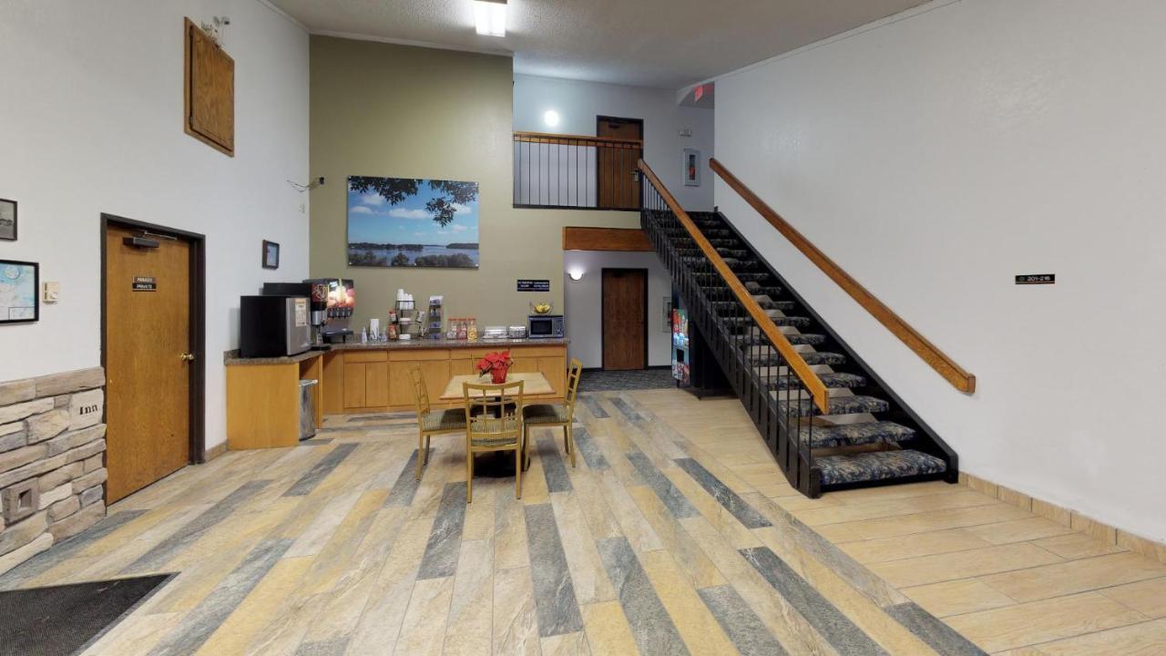 Waconia Inn And Suites Екстер'єр фото