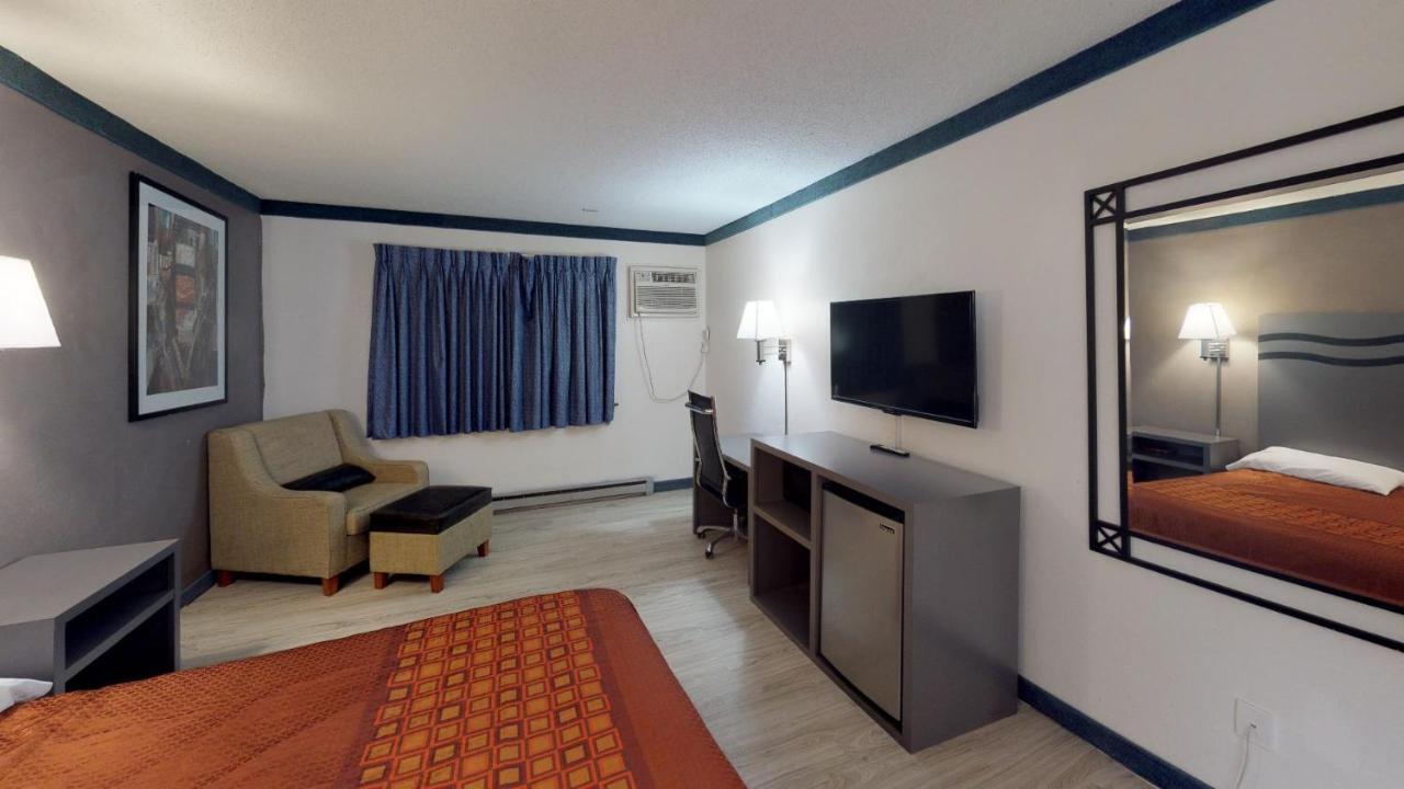 Waconia Inn And Suites Екстер'єр фото